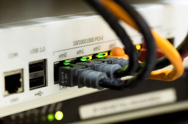 maintaining-net-dealing-with-providers-on-public-carrier-cni